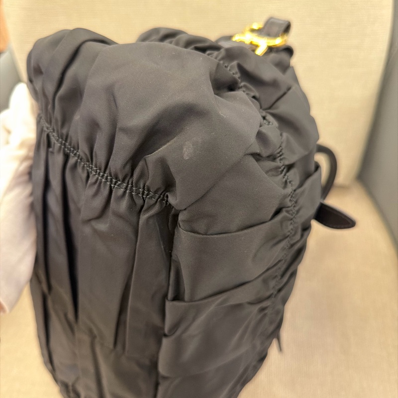 Prada尼龍黑皺摺手提斜背包-8