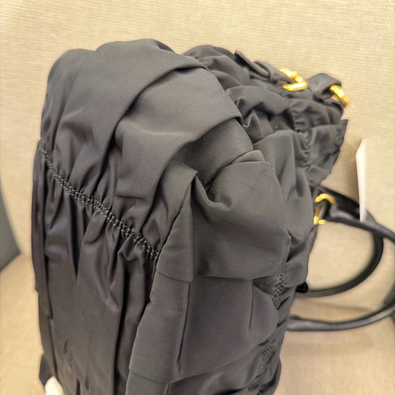 Prada尼龍黑皺摺手提斜背包-9