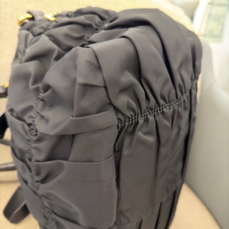 Prada尼龍黑皺摺手提斜背包-10