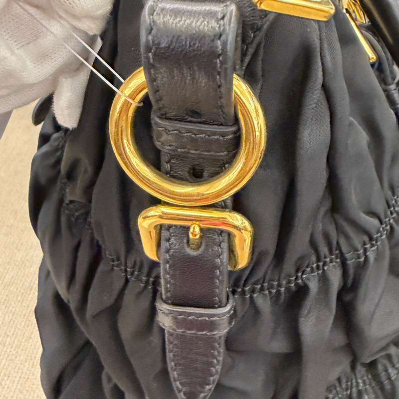 Prada尼龍黑皺摺手提斜背包-14