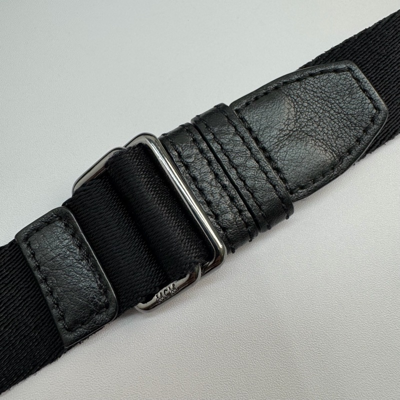 MCM Visetos Fursten 品牌圖騰鉚釘斑馬條紋印花胸肩背/腰包-20