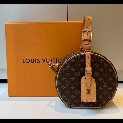 LV 老花金釦圓餅包 小帽盒包 M 43514