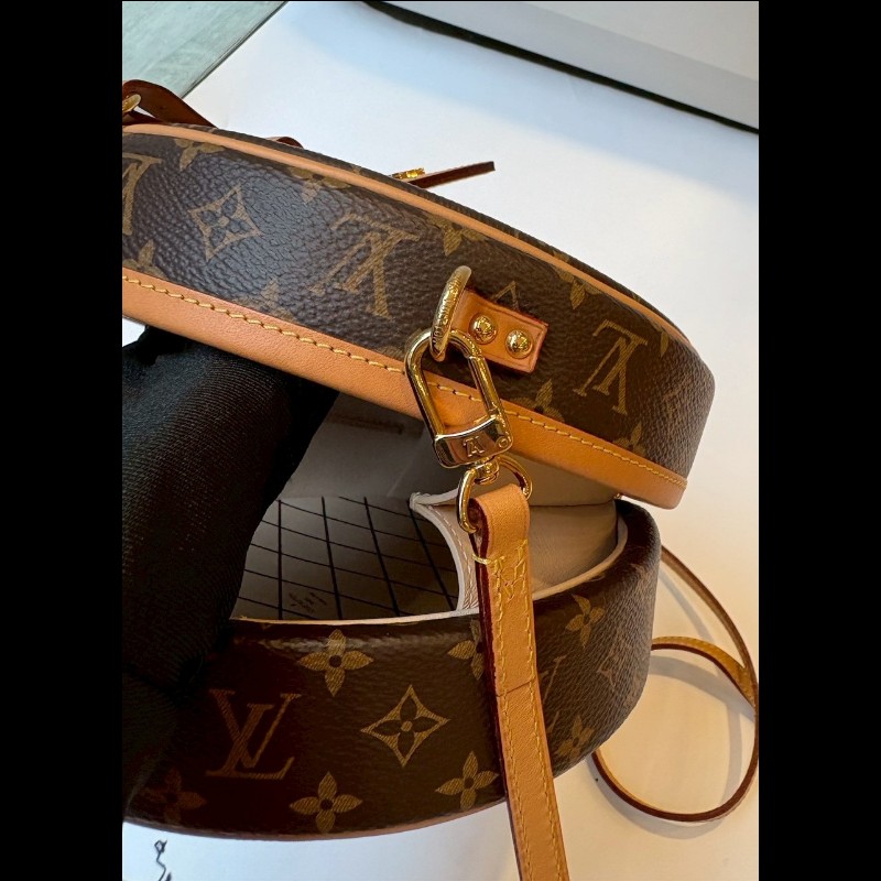 LV 老花金釦圓餅包 小帽盒包 M 43514-23
