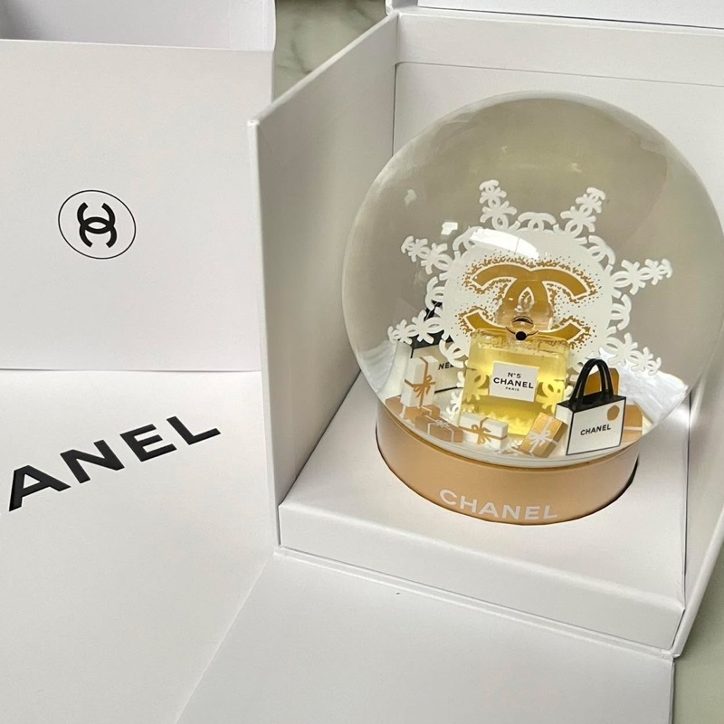 CHANEL 水晶球雪花❄️擺件-全新聖誕禮物🎄-1