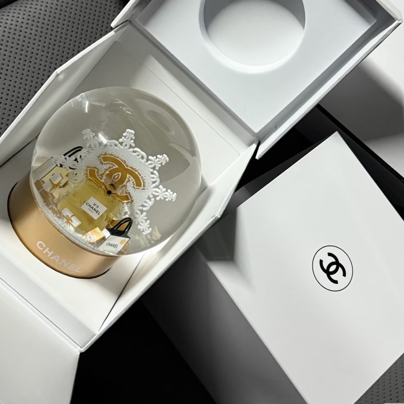 CHANEL 水晶球雪花❄️擺件-全新聖誕禮物🎄-2