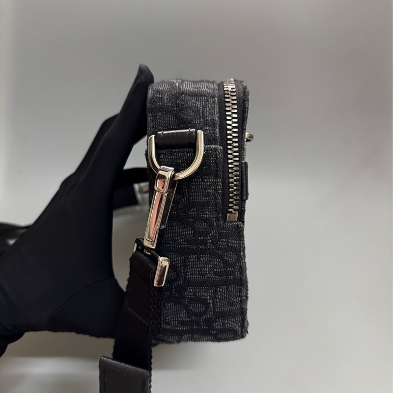 Dior safari 浮雕黑老花相機包-2