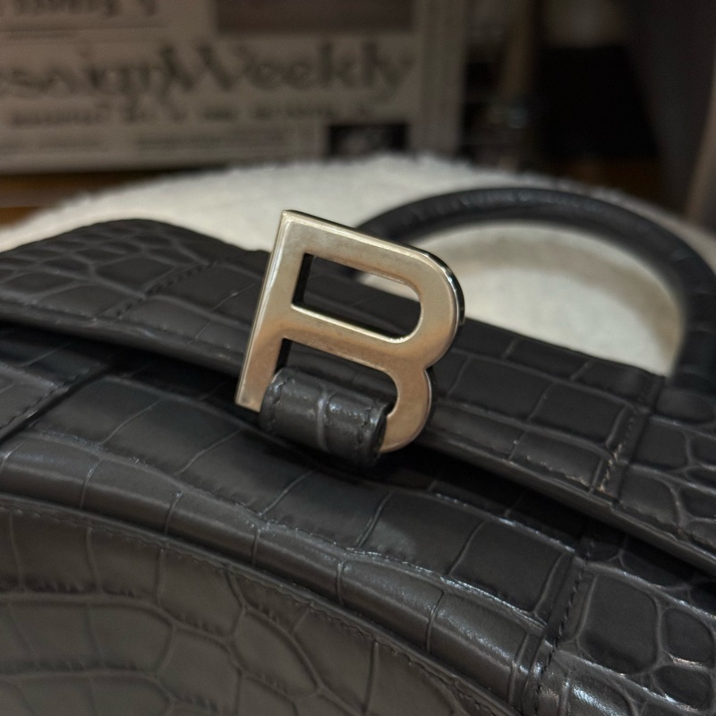 BALENCIAGA Hourglass  鱷魚壓紋沙漏包 XS 黑灰色-15