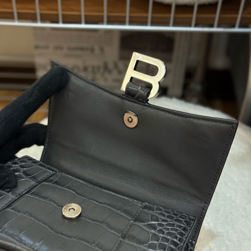 BALENCIAGA Hourglass  鱷魚壓紋沙漏包 XS 黑灰色-17