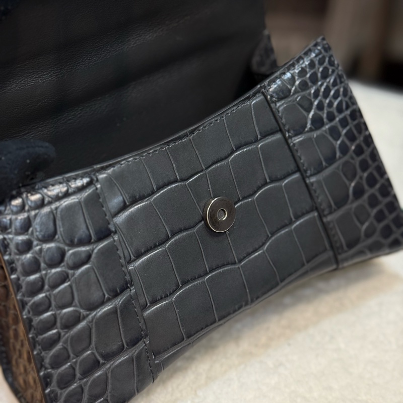 BALENCIAGA Hourglass  鱷魚壓紋沙漏包 XS 黑灰色-18