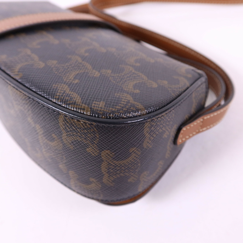 CELINE 塗層帆布Clutch On Strap Bag金扣手挽肩背兩用袋-16