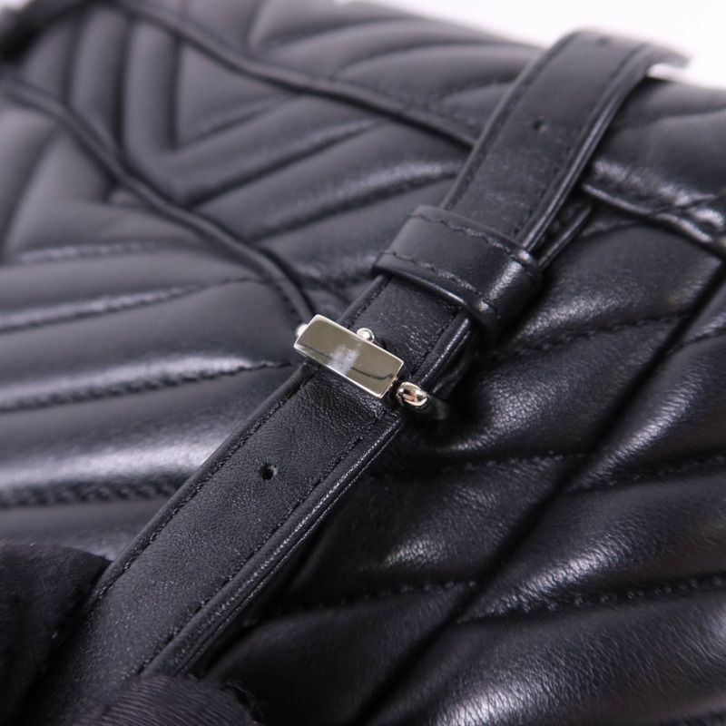 CHANEL 羊皮皮革Backpack銀扣背包-9