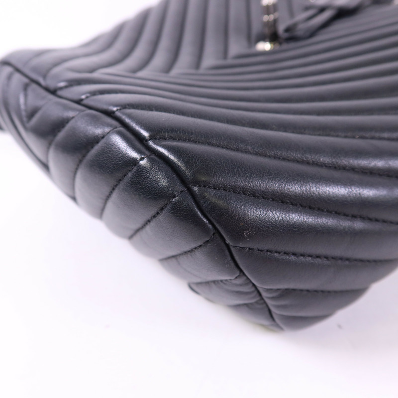 CHANEL 羊皮皮革Backpack銀扣背包-11