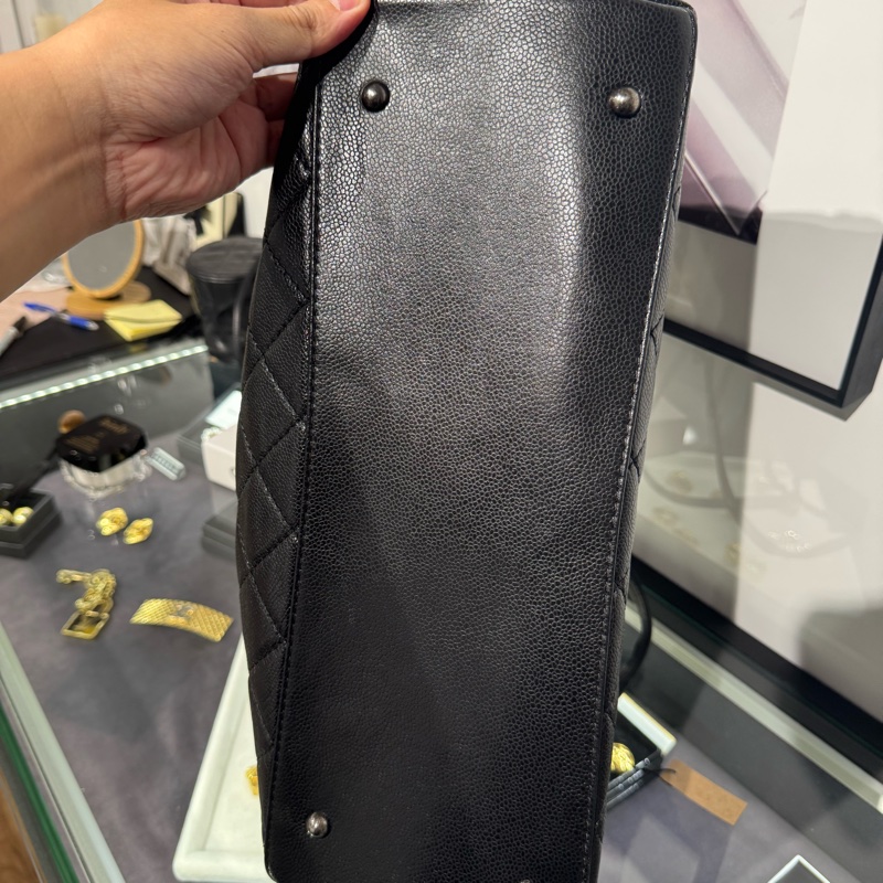 上架中🔑Chanel黑荔枝紋仿舊釦雙鏈托特包-8