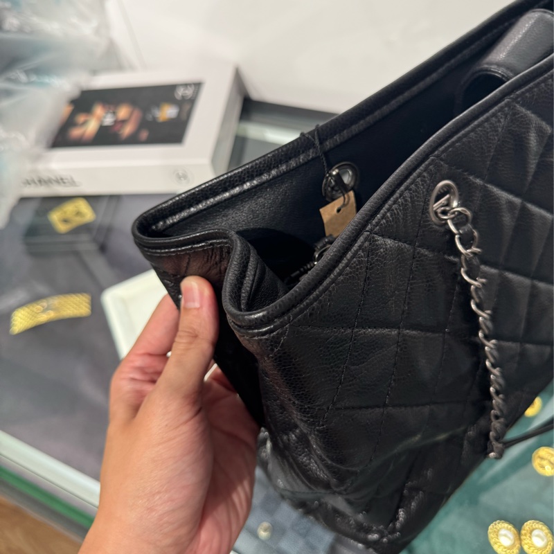 上架中🔑Chanel黑荔枝紋仿舊釦雙鏈托特包-14