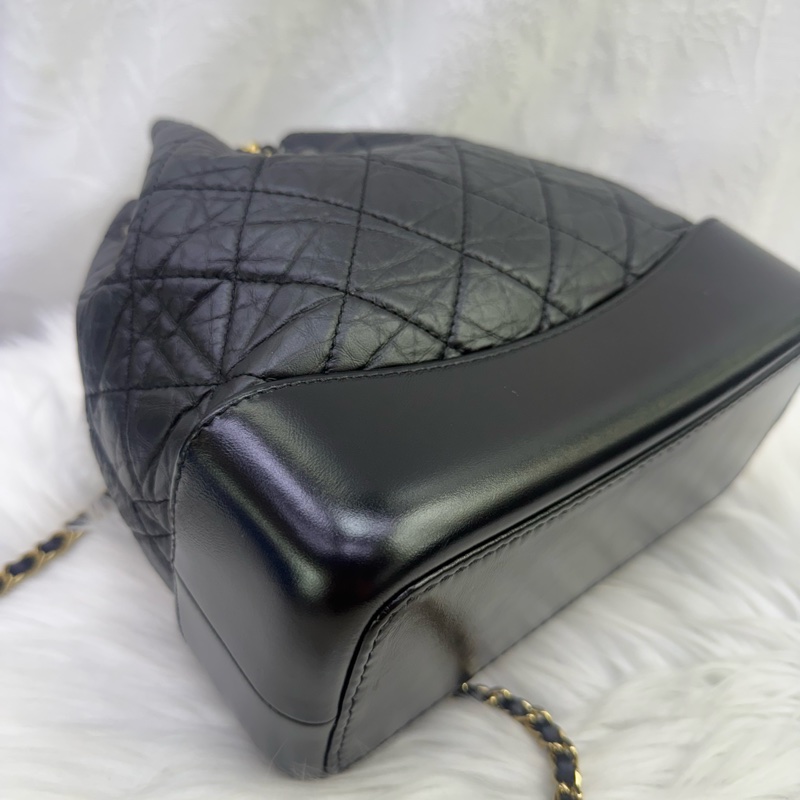 Chanel Gabrielle drawstring 黑復刻牛皮流浪後背包 芯片款-12