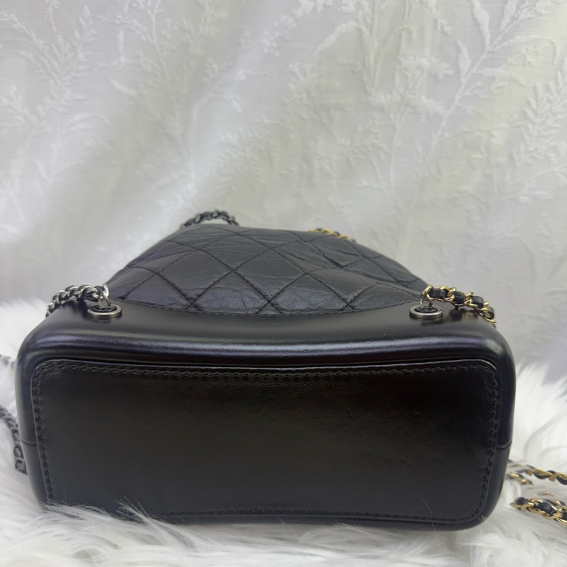 Chanel Gabrielle drawstring 黑復刻牛皮流浪後背包 芯片款-15