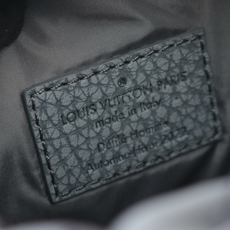 路易威登 Chalk Pouch 單肩包 M81572 Taurillon 皮革 灰色 二手 男士-3