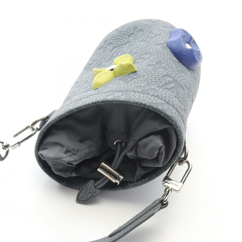 路易威登 Chalk Pouch 單肩包 M81572 Taurillon 皮革 灰色 二手 男士-4