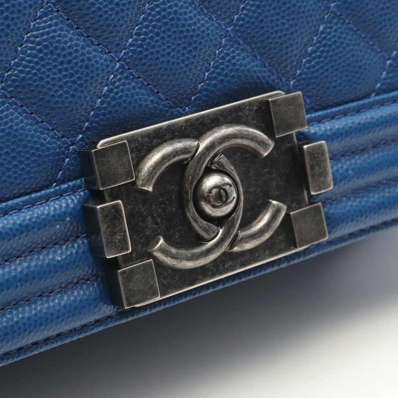 香奈兒 Boy Chanel 鏈條肩背包，粒面小牛皮，藍色，二手，女士 CC-10