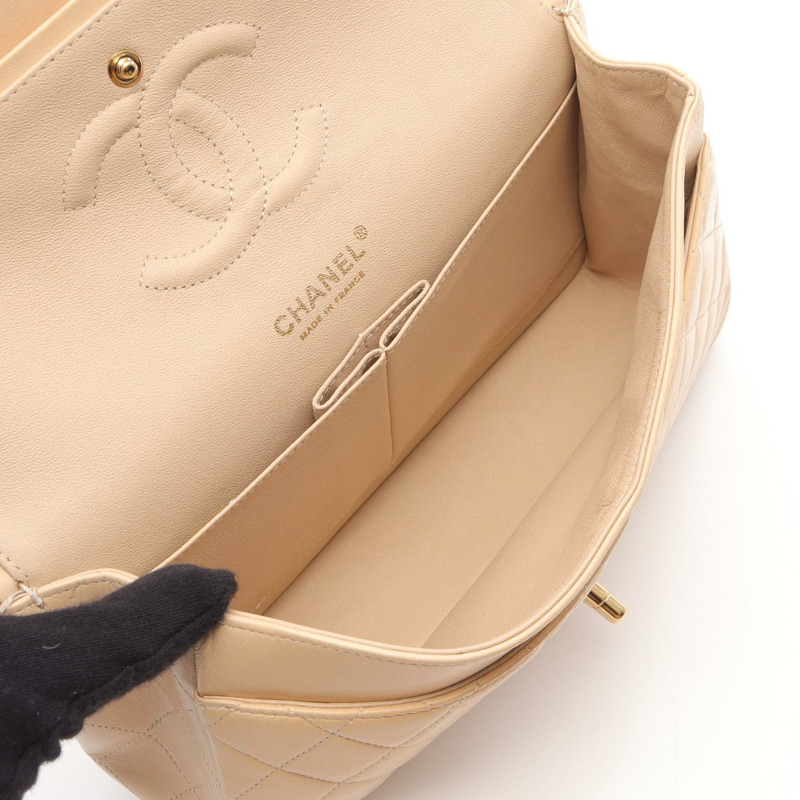 香奈兒 (CHANEL) 絎縫雙蓋鏈條肩背包，羊皮材質，米色，金色五金，二手 CC-2