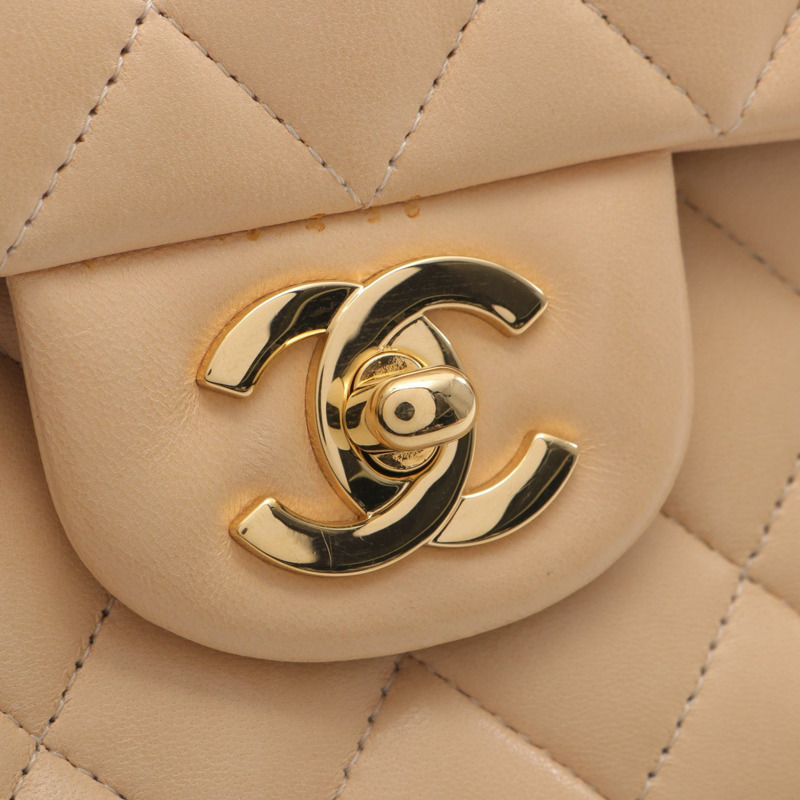 香奈兒 (CHANEL) 絎縫雙蓋鏈條肩背包，羊皮材質，米色，金色五金，二手 CC-10