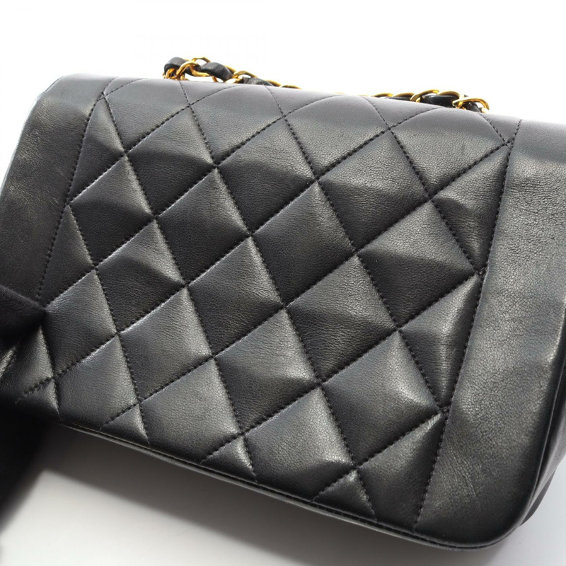 香奈兒 (CHANEL) 絎縫 Diana 翻蓋單肩包,羊皮材質,黑色,二手,金色五金,女士款-10