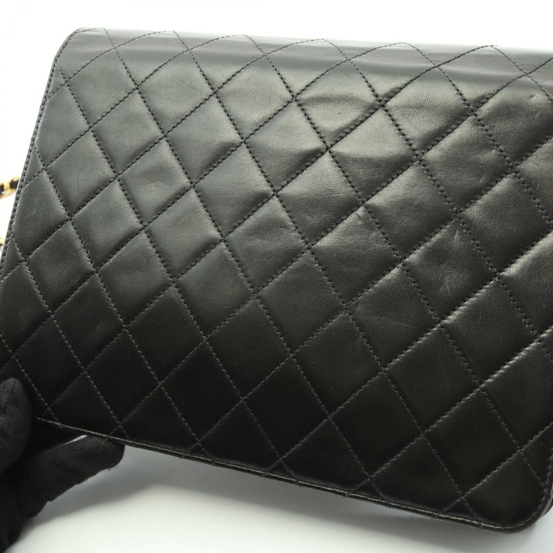 香奈兒 (CHANEL) Matelasse 單蓋肩背包，羊皮材質，黑色，二手，金色五金，CC-8