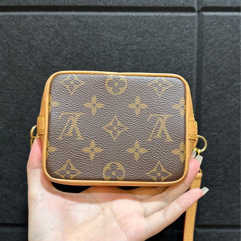 Lv 迷你小水桶包-1