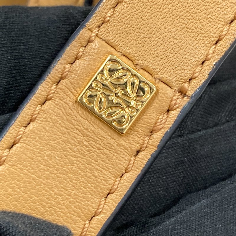 LOEWE 羅威 HAMMOCK MINI 皮革 吊床包 淺棕色-18