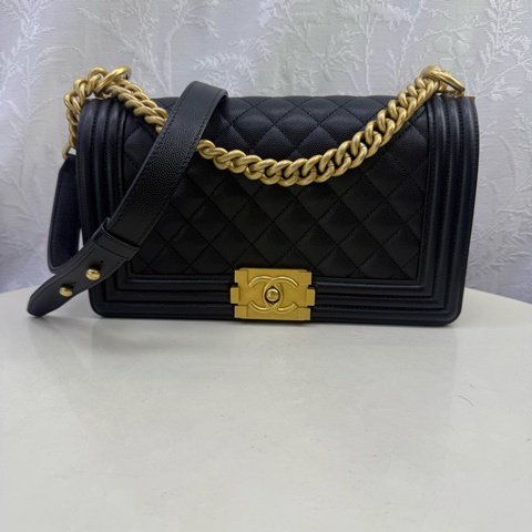 Chanel LeBoy Bag 黑色金扣荔枝皮晶片款