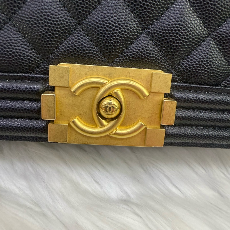 Chanel LeBoy Bag 黑色金扣荔枝皮晶片款-11