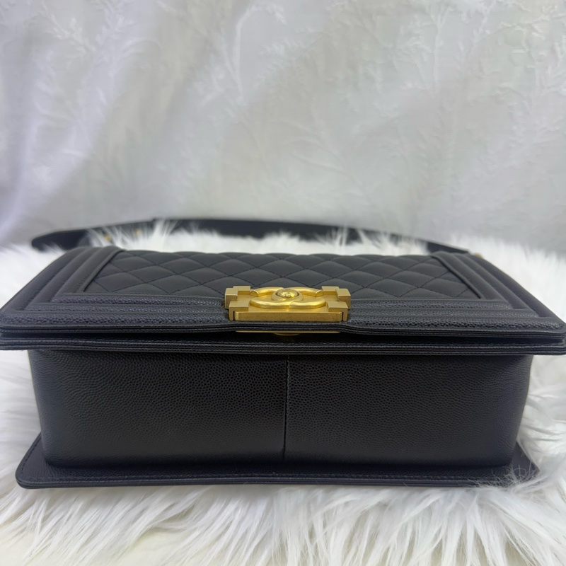 Chanel LeBoy Bag 黑色金扣荔枝皮晶片款-16