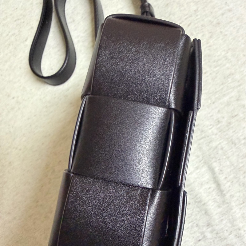 BOTTEGA VENETA Cassette 黑色都會牛皮款-5