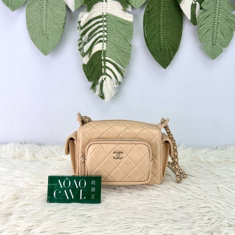CHANEL 24k 奶茶米色羊皮保齡球相機包 晶片款 單肩斜肩包