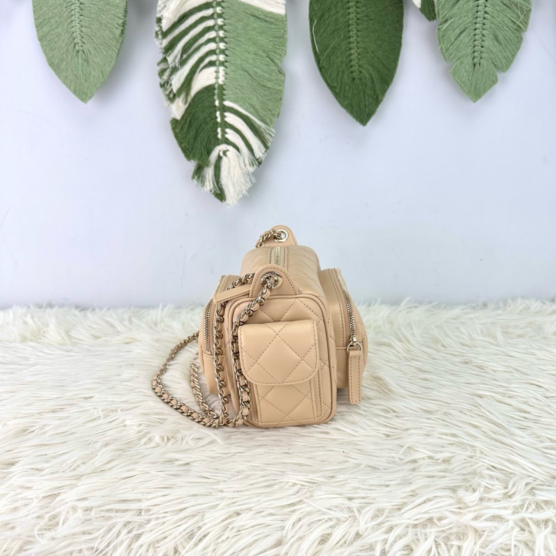 CHANEL 24k 奶茶米色羊皮保齡球相機包 晶片款 單肩斜肩包-3