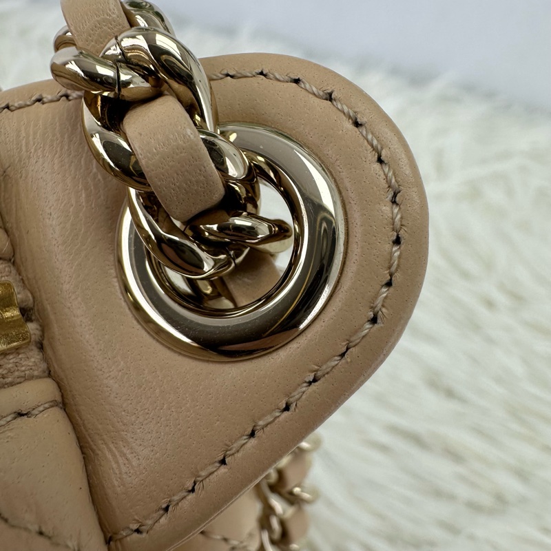 CHANEL 24k 奶茶米色羊皮保齡球相機包 晶片款 單肩斜肩包-10