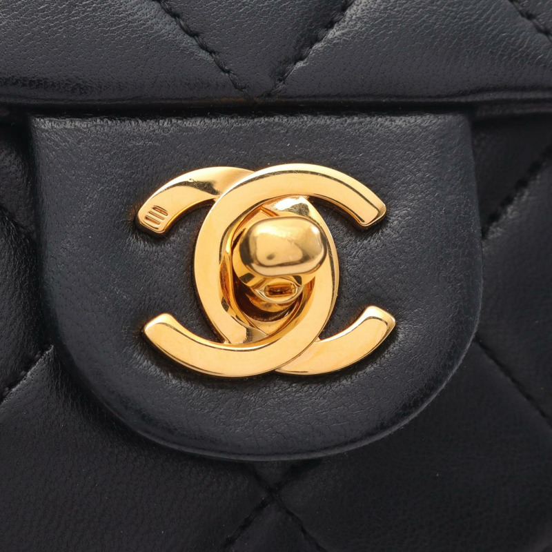 香奈兒 (CHANEL) 迷你絎縫 20 鏈條肩背包，羊皮材質，黑色，二手，金色五金 CC-8