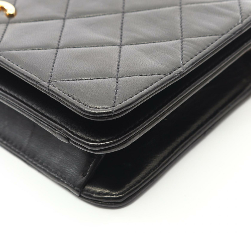 香奈兒迷你絎縫全蓋鏈條單肩背包，羊皮材質，黑色，二手，金色五金配件。-7