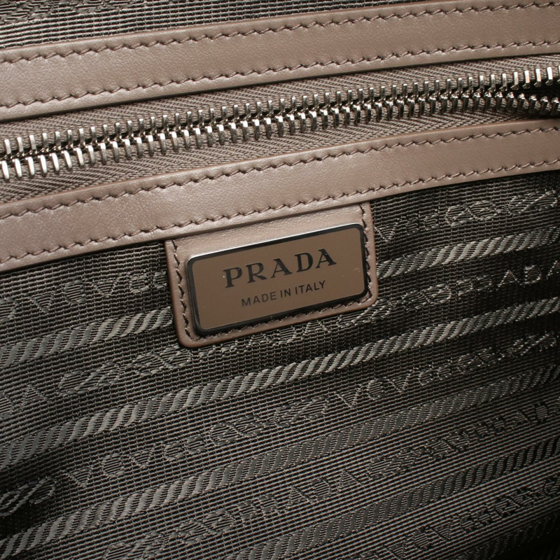 PRADA VIT.DAINO 男士單肩斜背包 2VH181 皮革灰色二手男士標誌-3