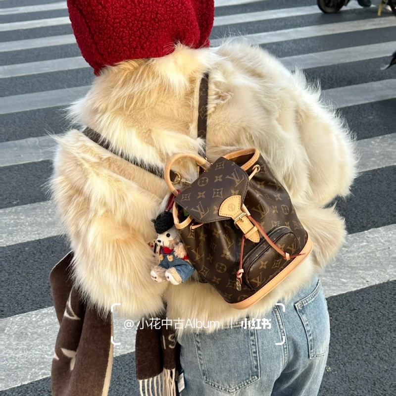 莉亞精品♡LV M11199 老花後背包 二手-1