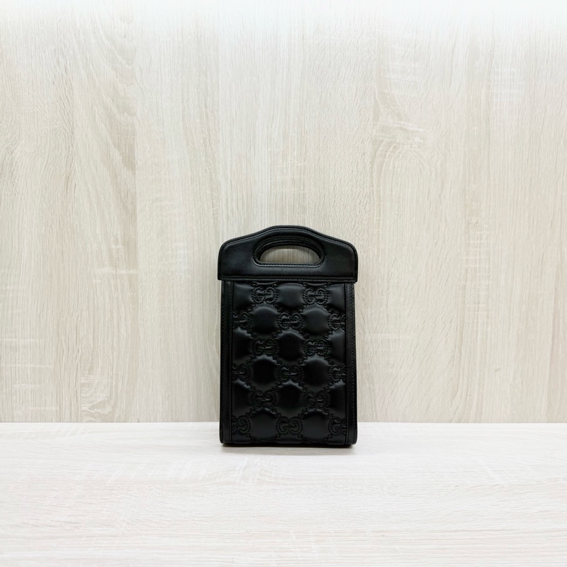 GUCCI黑金牛皮壓紋縫線直立手機包723776-1