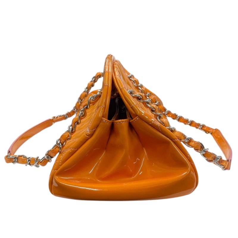 CHANEL 香奈兒 漆皮腋下肩背包 橘色 銀釦-3