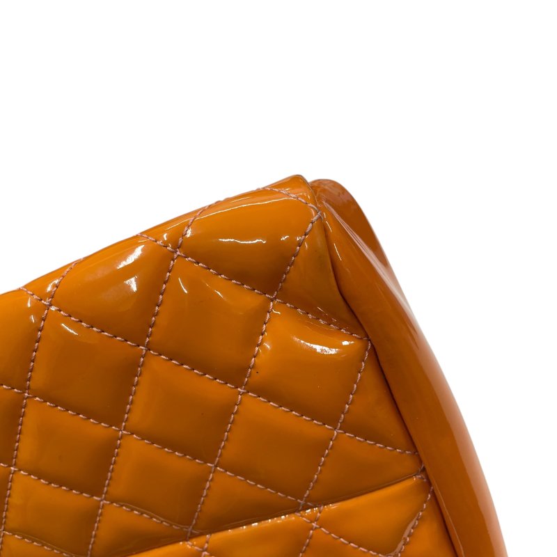 CHANEL 香奈兒 漆皮腋下肩背包 橘色 銀釦-8