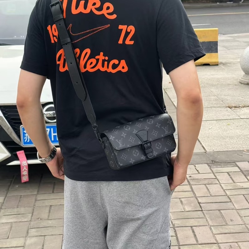 ®️LV Montsouris 黑灰 斜背包M83567-6