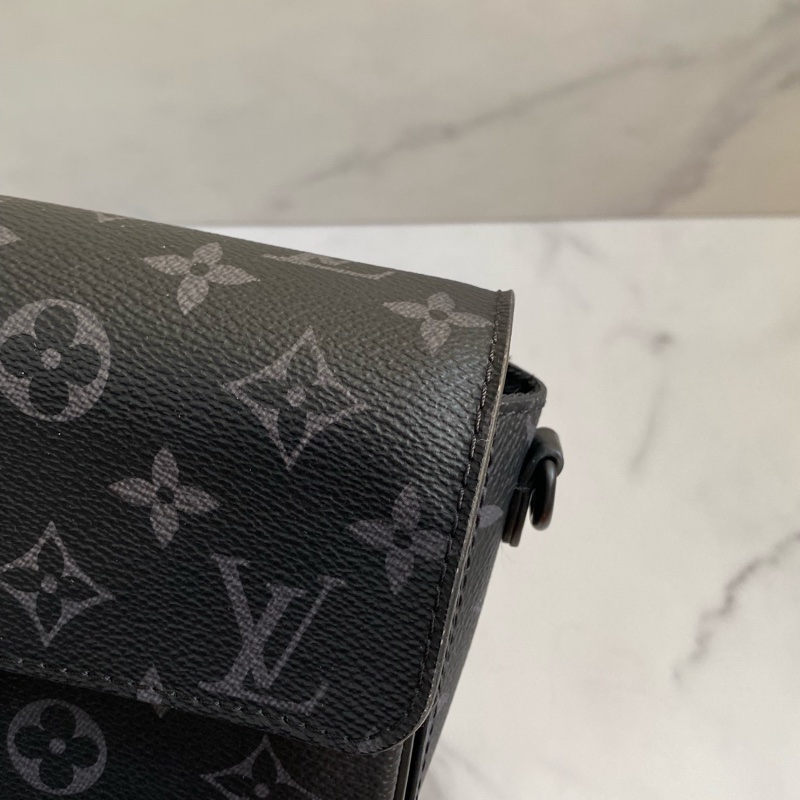 ®️LV Montsouris 黑灰 斜背包M83567-11