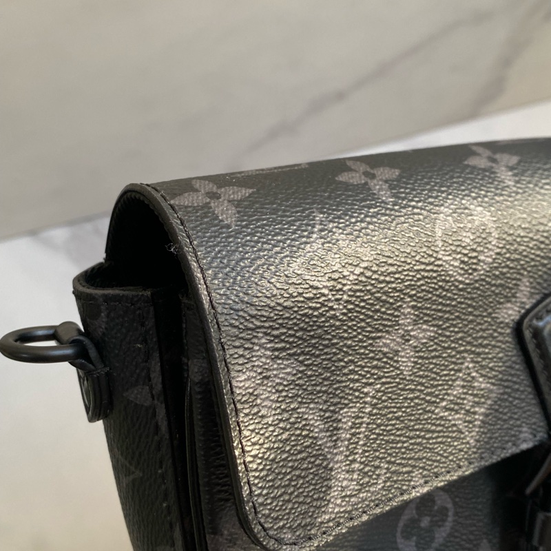 ®️LV Montsouris 黑灰 斜背包M83567-12