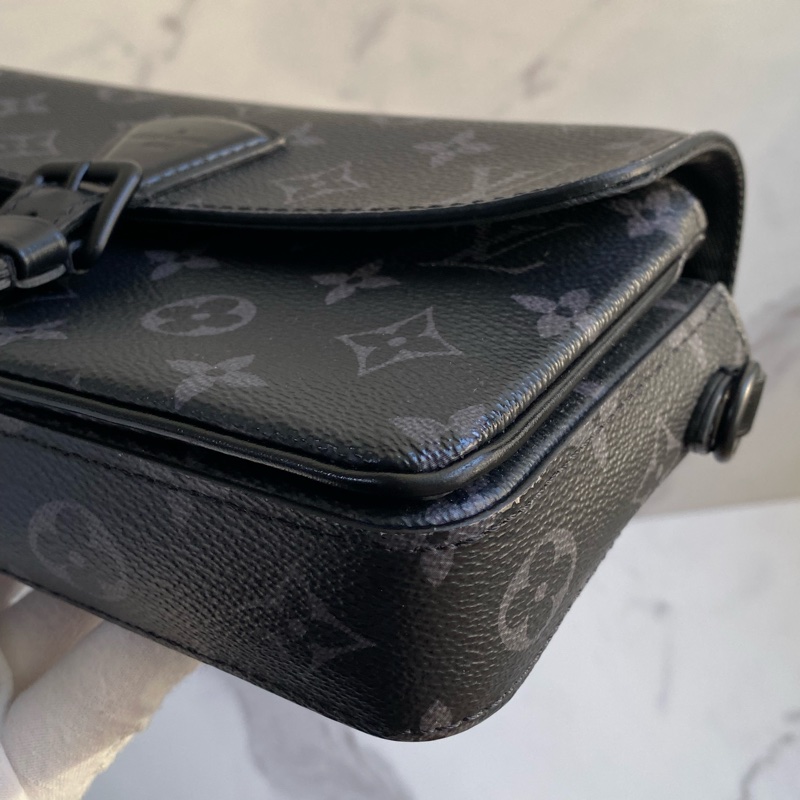 ®️LV Montsouris 黑灰 斜背包M83567-13