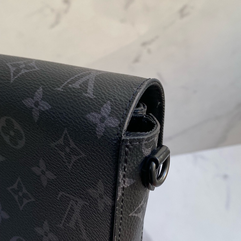 ®️LV Montsouris 黑灰 斜背包M83567-15
