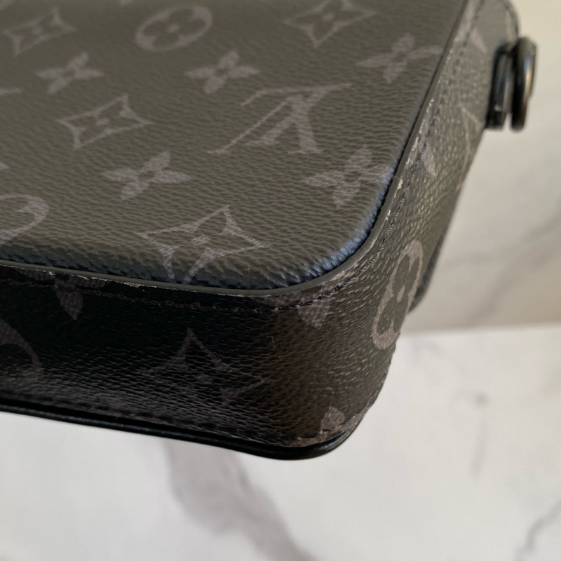 ®️LV Montsouris 黑灰 斜背包M83567-18