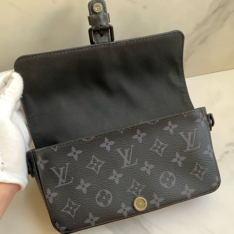 ®️LV Montsouris 黑灰 斜背包M83567-22